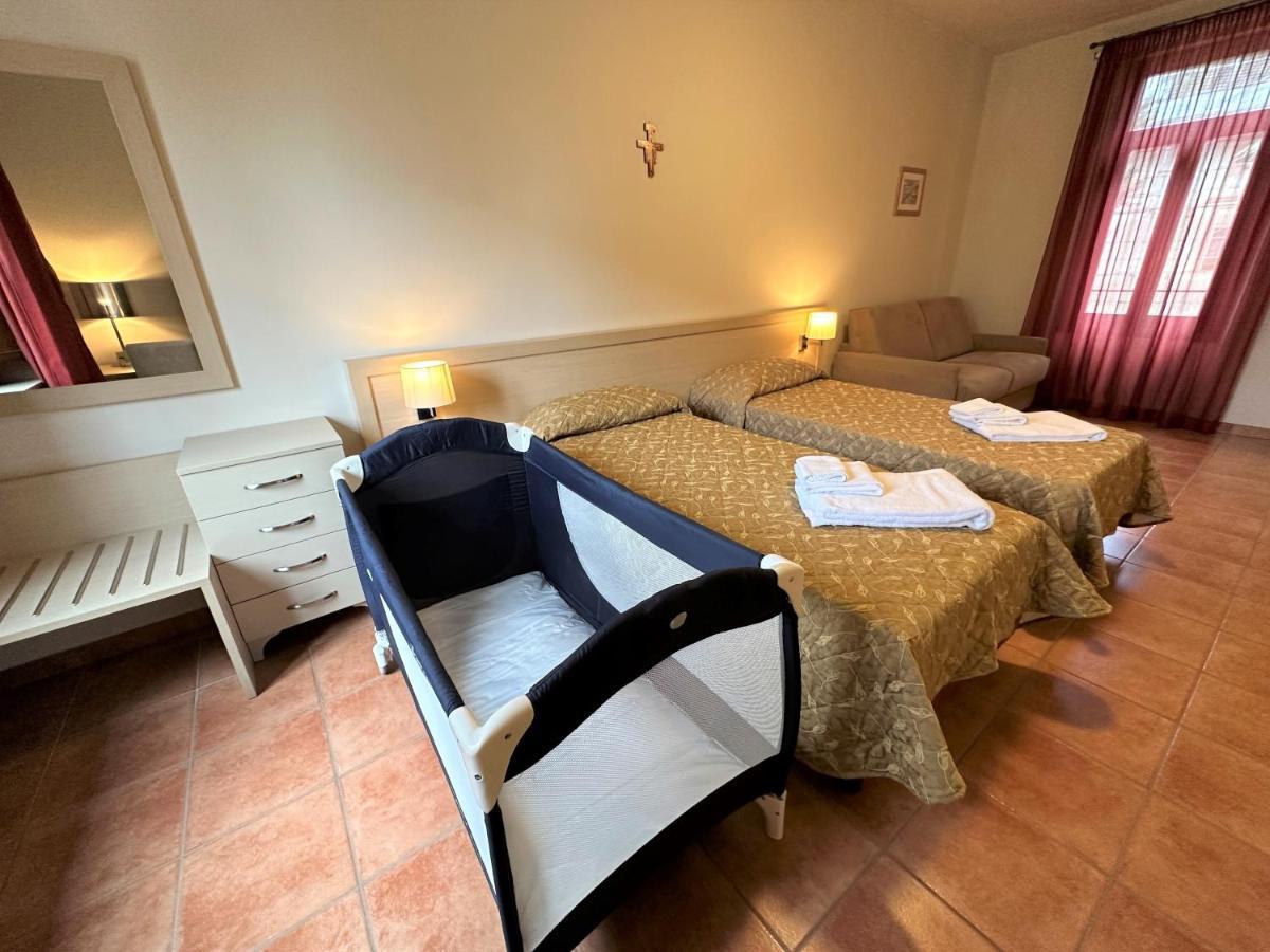 Domus San Bernardino Bed and Breakfast Verona Esterno foto