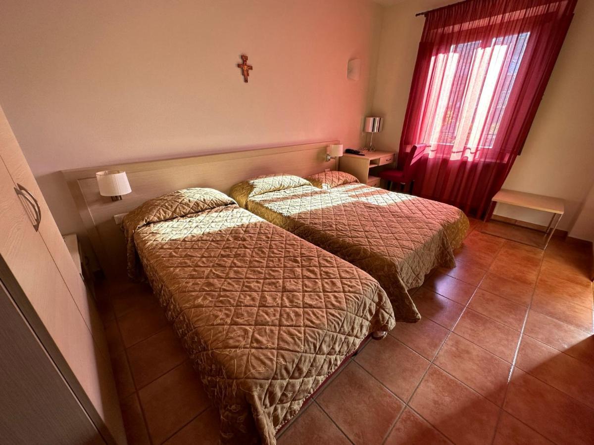 Domus San Bernardino Bed and Breakfast Verona Esterno foto
