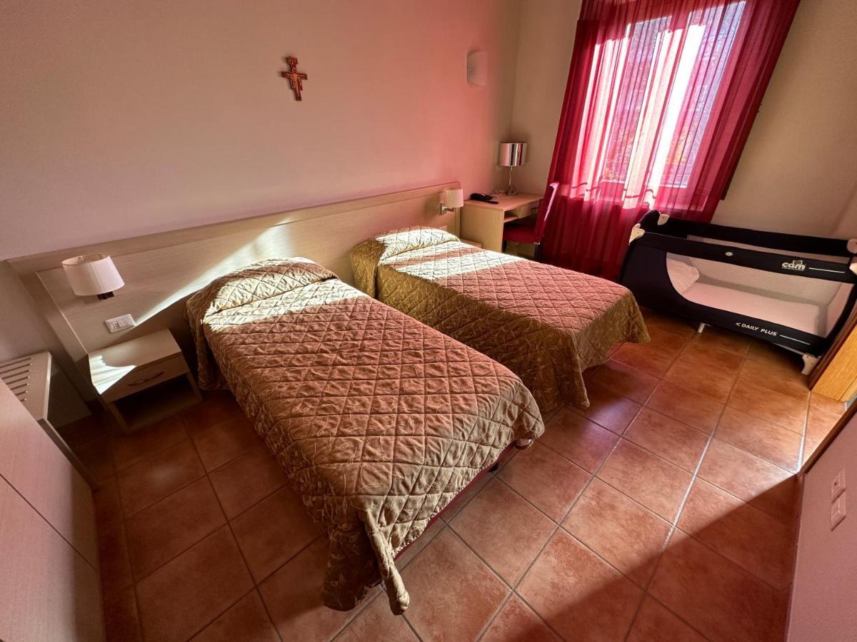 Domus San Bernardino Bed and Breakfast Verona Esterno foto